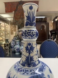 A rare intact Chinese blue and white 'Lian Sheng San Ji 連升三級' bottle vase, Transitional period