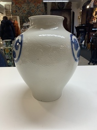 A Japanese blue and white 'Tokugawa crest' vase, Edo/Meiji, 19th C.
