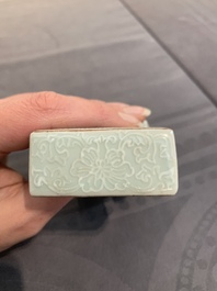 A Chinese famille rose 'landscape' brush rest, 19th C.