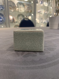 A Chinese famille rose 'landscape' brush rest, 19th C.