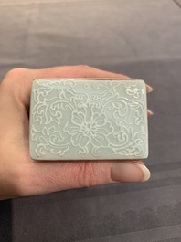 A Chinese famille rose 'landscape' brush rest, 19th C.