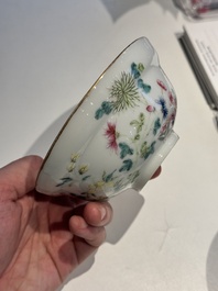 A pair of Chinese famille rose bowls with floral design, Guangxu mark, 20th C.