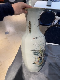 Two Chinese famille rose vases, one vase signed Yu Zhao 余钊, 19/20th C.