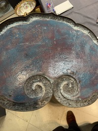 A large Chinese cloisonn&eacute; ruyi-shaped plaque with antiquities, 19/20th C.