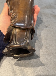 A Chinese bronze Guanyin holding a ruyi, 17/18th C.
