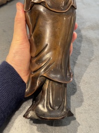 A Chinese bronze Guanyin holding a ruyi, 17/18th C.