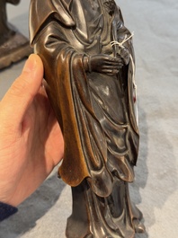 A Chinese bronze Guanyin holding a ruyi, 17/18th C.