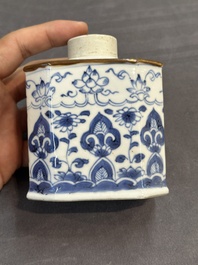 Ten Chinese Imari-style, blue and white tea caddies, Kangxi/Yongzheng