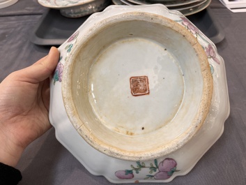 15 Chinese famille rose and verte wares, 19/20th C.