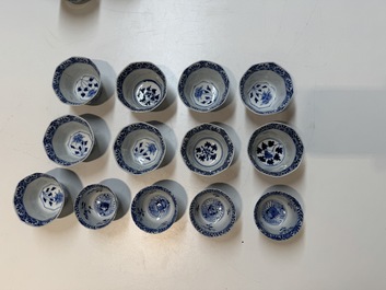 An extensive collection of 71 pieces of Chinese porcelain, Yongzheng and later