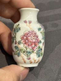 Five Chinese famille rose snuff bottles, Qianlong mark, 19/20th C.