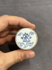 Ten Chinese Imari-style, blue and white tea caddies, Kangxi/Yongzheng