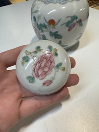 An extensive collection of 71 pieces of Chinese porcelain, Yongzheng and later