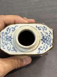 Ten Chinese Imari-style, blue and white tea caddies, Kangxi/Yongzheng