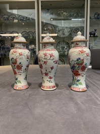 A Chinese famille rose 'birds' garniture with five vases, Qianlong