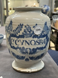 An English Delftware blue and white drug jar inscribed 'C.CYNOSBAT', 18th C.