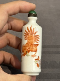 Five Chinese famille rose snuff bottles, Qianlong mark, 19/20th C.