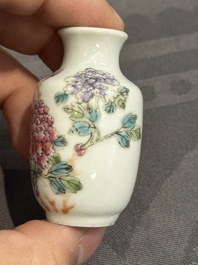 Five Chinese famille rose snuff bottles, Qianlong mark, 19/20th C.