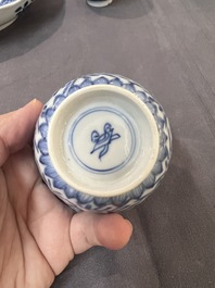22 Chinese blue and white wares, Kangxi and later