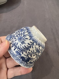 22 Chinese blue and white wares, Kangxi and later