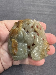 A Chinese jade carving with two Buddhist lions, 19th C.