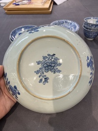 22 Chinese blue and white wares, Kangxi and later