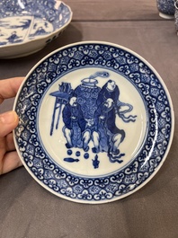 22 Chinese blue and white wares, Kangxi and later