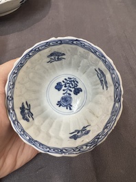 22 Chinese blue and white wares, Kangxi and later