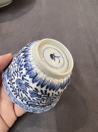 22 Chinese blue and white wares, Kangxi and later