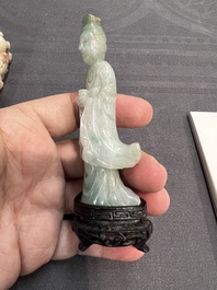 Nine Chinese jade carvings of figures, 19/20th C.