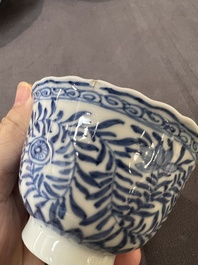 22 Chinese blue and white wares, Kangxi and later