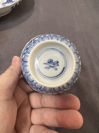 22 Chinese blue and white wares, Kangxi and later