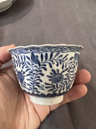 22 Chinese blue and white wares, Kangxi and later