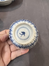 22 Chinese blue and white wares, Kangxi and later