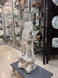 A Chinese white marble sculpture of Guanyin, 19/20th C.