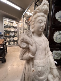 A Chinese white marble sculpture of Guanyin, 19/20th C.