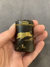 A fine Japanese copper- and gold-inlaid niellated iron pyrogen with hunting scenes, 日本國京都住駒井製 mark, Komai workshop, Kyoto, Meiji period