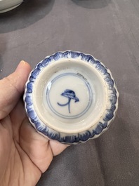22 Chinese blue and white wares, Kangxi and later