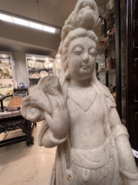 A Chinese white marble sculpture of Guanyin, 19/20th C.