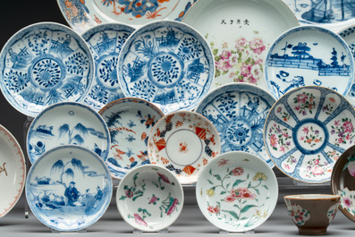 A collection of 29 Chinese blue, white, famille rose and Imari-style wares, 18th C. and later