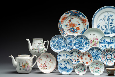 A collection of 29 Chinese blue, white, famille rose and Imari-style wares, 18th C. and later