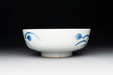 A Japanese Kakiemon-style blue and white 'quails' bowl, 19/20th C.