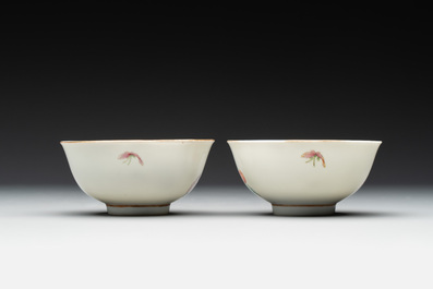 A pair of Chinese famille rose 'peonies' bowls, Delong Zhenpin 德隆珍品 mark, 20th C.