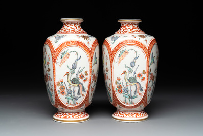 Three porcelain Kakiemon-style vases and a sculpture of a crane, France, Chantilly, 18/19th C.