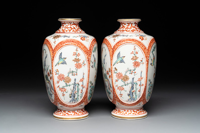 Three porcelain Kakiemon-style vases and a sculpture of a crane, France, Chantilly, 18/19th C.