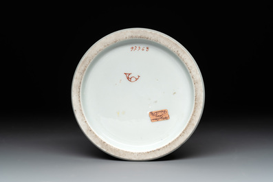 Three porcelain Kakiemon-style vases and a sculpture of a crane, France, Chantilly, 18/19th C.