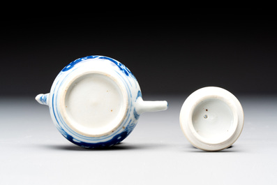 Eight Chinese blue and white cups, 14 saucers and four teapots, Kangxi/Qianlong
