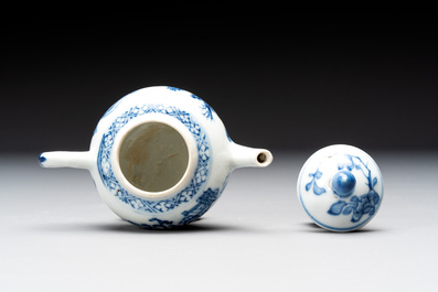 Eight Chinese blue and white cups, 14 saucers and four teapots, Kangxi/Qianlong