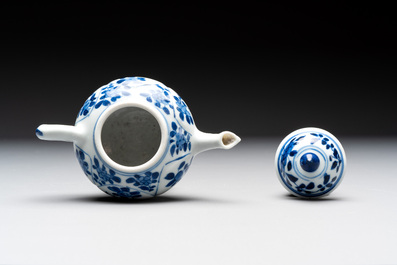 Eight Chinese blue and white cups, 14 saucers and four teapots, Kangxi/Qianlong