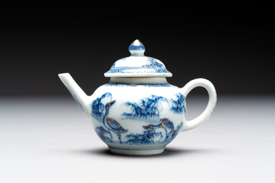 Eight Chinese blue and white cups, 14 saucers and four teapots, Kangxi/Qianlong